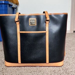 Dooney & Bourke Cynthia Leather Tote.